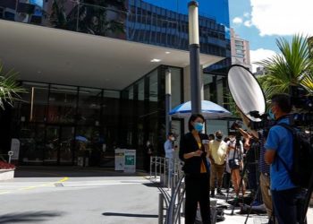Médicos evalúan una nueva cirugí­a para Bolsonaro