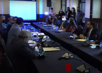 Analizan iniciativa de ley para escalonar horarios de trabajadores y estudiantes