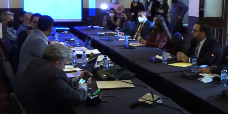 Analizan iniciativa de ley para escalonar horarios de trabajadores y estudiantes