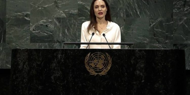 Angelina Jolie renuncia a su rol como enviada especial de la ONU para los refugiados