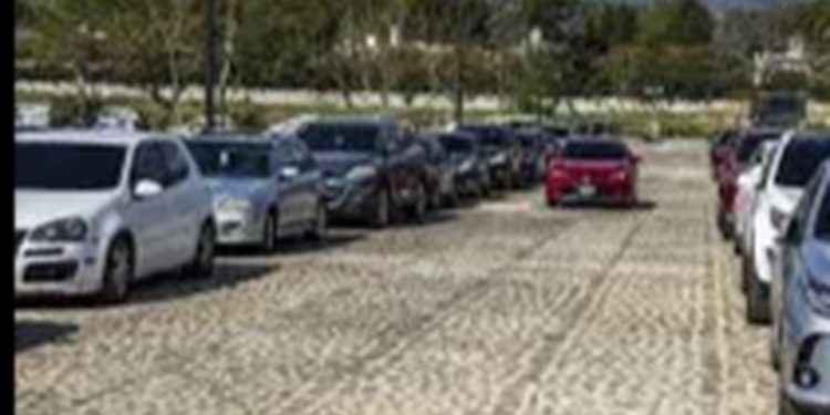 Antigua Guatemala implementa nuevo sistema de estacionamiento con espacios diferenciados