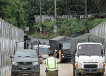 Antigua Guatemala prohíbe circulación de vehículos pesados y de pasajeros por desmontaje de puente