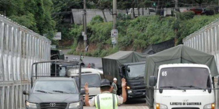Antigua Guatemala prohíbe circulación de vehículos pesados y de pasajeros por desmontaje de puente