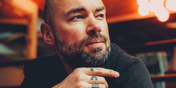 Antigua Guatemala vibra con la música de Santiago Cruz este año