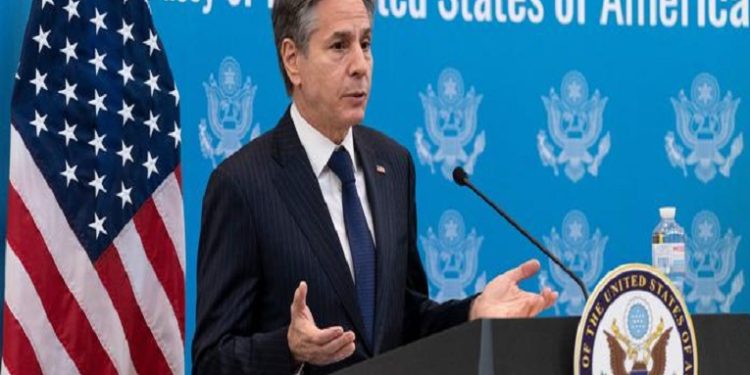 Antony Blinken dice desde Berlí­n que Rusia revive la Guerra Frí­a con sus amenazas a Ucrania