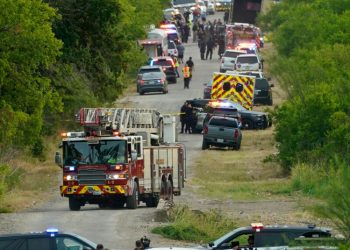 Anuncian traslado de otros 6 cuerpos de migrantes fallecidos en el interior de contenedor en Texas