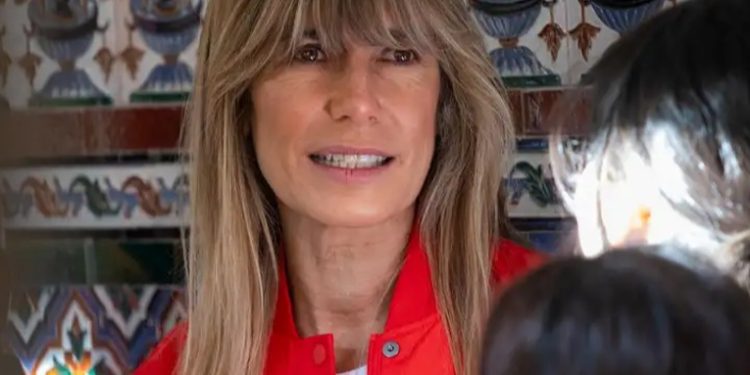 Aplazada la declaración de la esposa de Pedro Sánchez