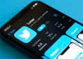 Apple amenaza con eliminar Twitter de App Store, denuncia Musk
