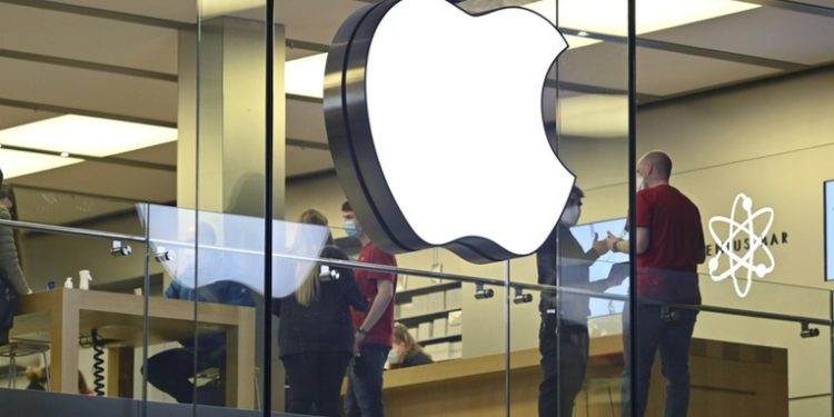 Apple se convierte en la primera compañí­a del mundo con capitalización de 3.000 millones de dólares