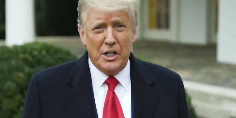 Aprueban segundo juicio político de Trump