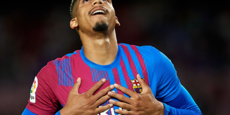 Araújo rescata por ví­a aérea un punto ante el Granada