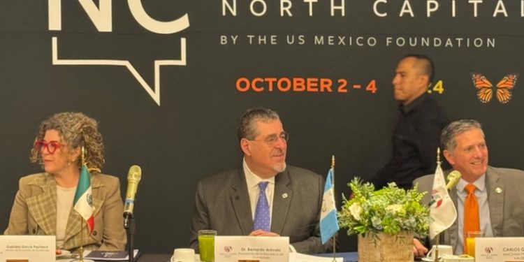 Arévalo cierra su visita a México con reuniones clave para atraer inversión extranjera a Guatemala
