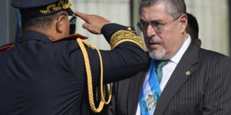 Arévalo envía carta a porras para reunirse y conversar sobre su renuncia como fiscal general