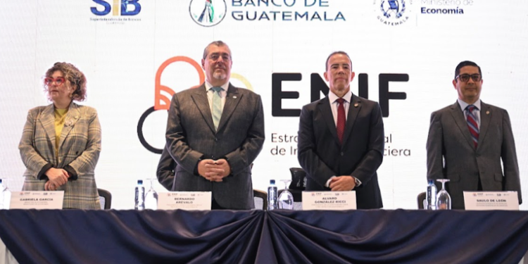 Arévalo impulsa inclusión financiera para fortalecer sectores olvidados de la economía
