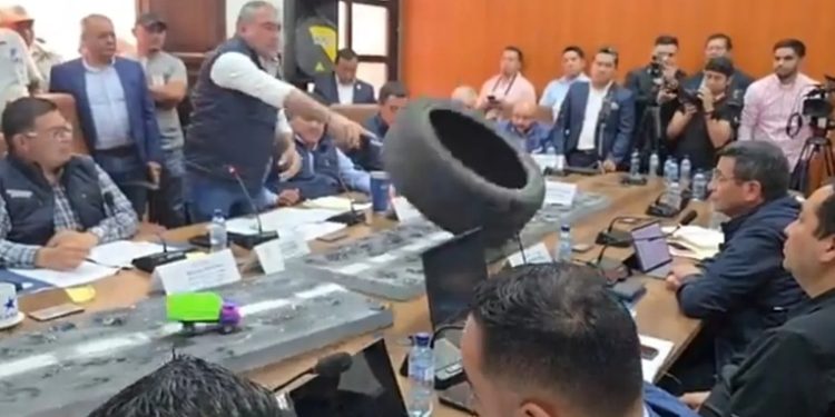 Arévalo ordena a ministros retirarse de citaciones si son agredidos por diputados