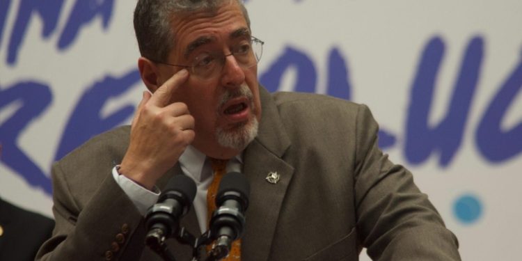 Arévalo pedirá a EE. UU. respeto a los derechos de los migrantes guatemaltecos