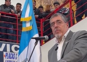 Arévalo se reúne con comunidad migrante y propone creación del distrito 25 en EE. UU