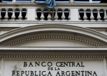 Argentina debe pagar para apelar demanda de fondos cobertura