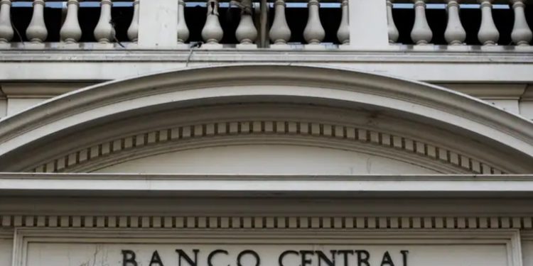 Argentina debe pagar para apelar demanda de fondos cobertura