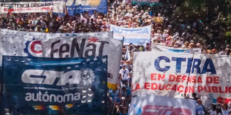 Argentina: miles se unen a protestas contra Javier Milei