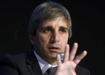 Argentina negocia con el FMI 20.000 millones de dólares