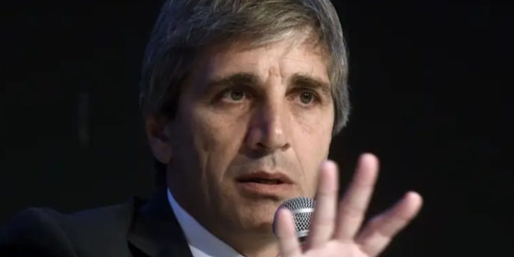 Argentina negocia con el FMI 20.000 millones de dólares