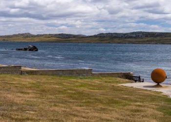 Argentina y Reino Unido impulsan diálogo sobre las Malvinas