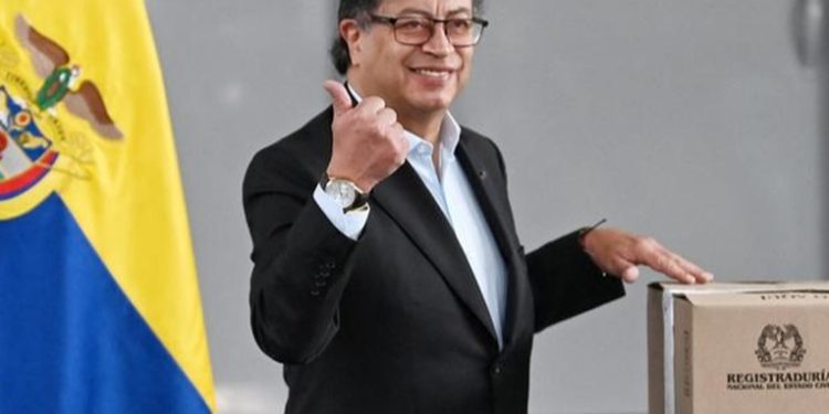 Arrancan comicios en Colombia para elegir cargos regionales