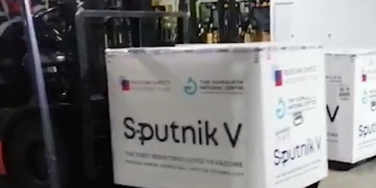 Arribará un lote de 400 mil dosis de vacuna Sputnik V al país