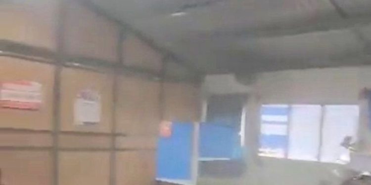 Artefacto explosivo casero lanzado en centro de votación de Mixco