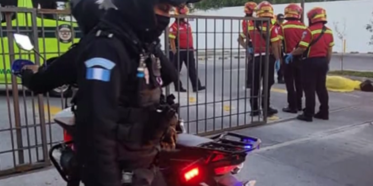 Asesinan a trabajador en la avenida Mariscal por presunto robo de motocicleta