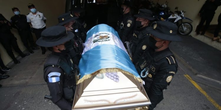 Asesinan a un agente de la Policí­a Nacional Civil en enfrentamiento en la Zona 7 de Mixco