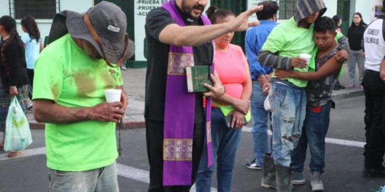 Así­ despidieron a Cristian Rosales, trabajador que perdió la vida al caer en un pozo