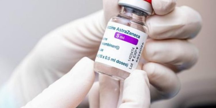 AstraZeneca modifica el nombre de su vacuna contra el Covid-19