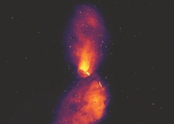 Astrónomos captan la imagen más ní­tida de una erupción de agujero negro, que abarca en el cielo 16 lunas llenas puestas en lí­nea