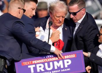 Atacante de Trump voló un dron antes de disparar, dice FBI