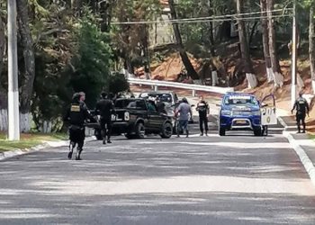 Ataque armado dirigido a esposa de diputado de la UNE deja un herido
