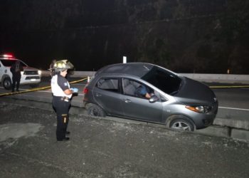 Ataque armado en carretera VAS deja un hombre muerto dentro de su vehículo