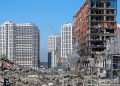 Ataque ruso contra centro comercial deja ocho muertos en Kiev