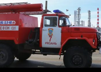 Ataque ucraniano incendia depósitos de combustible en Rusia