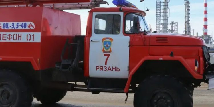 Ataque ucraniano incendia depósitos de combustible en Rusia