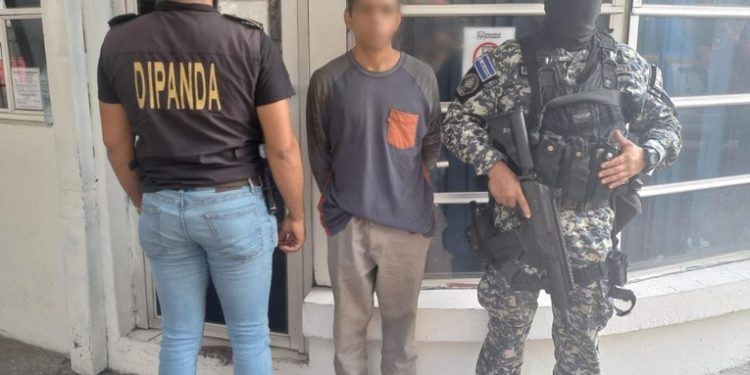 Atrapan a marero salvadoreño y lo expulsan del paí­s