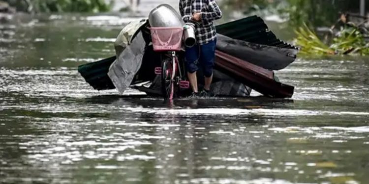 Aumenta a 14 el número de muertos por tifón Yagi en Vietnam