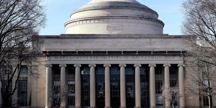 Aumenta el número de cientí­ficos chinos que abandonan EE.UU. por temor