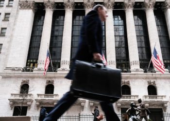 Aumenta el riesgo de otra crisis económica mundial por la deuda de algunos países occidentales