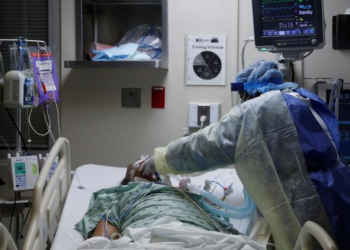 Aumentan las muertes de personas en hospitales y residencias