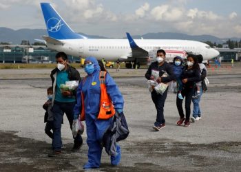 Aumenta número de deportaciones ví­a aérea desde México y Estados Unidos
