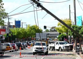 Australia: un muerto y 285.000 hogares sin luz por tormentas