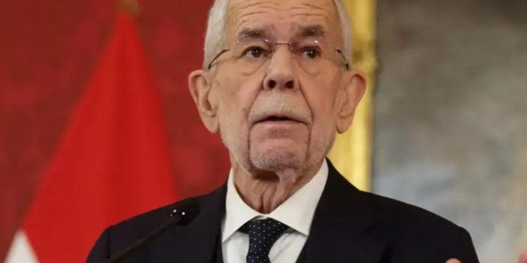 Austria: encargan a líder de la ultraderecha formar gobierno