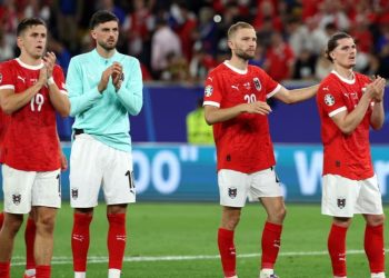 Austria se aferra a la Eurocopa y envía a Polonia a la lona